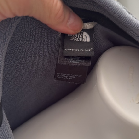 WOMEN’S THE NORTH FACE ZIP JACKET SIZE SMALL. GRAY - Picture 4 of 5